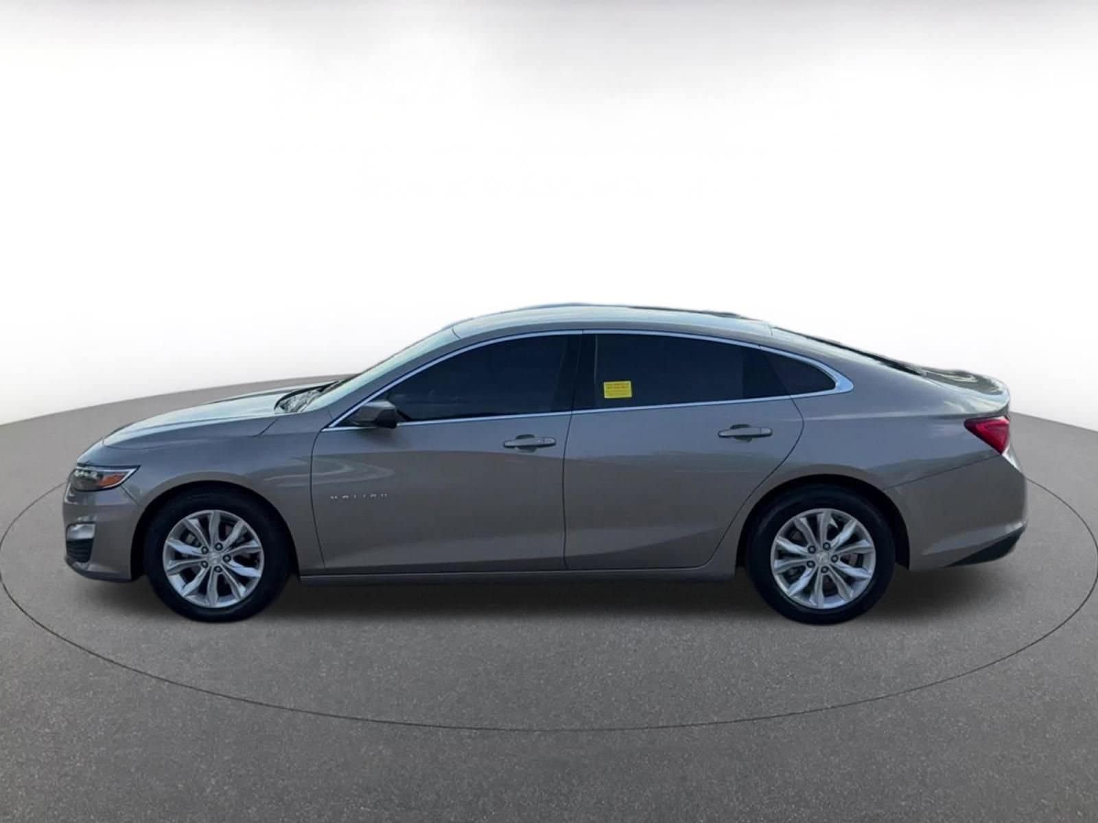 Thumbnail: 2024 Chevrolet Malibu - 9