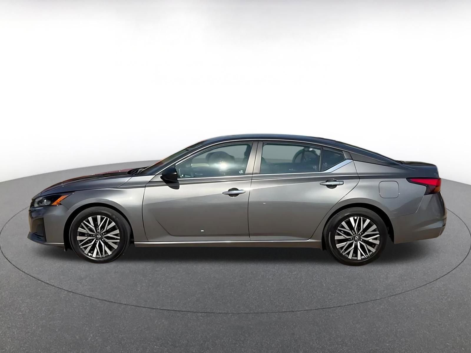 Thumbnail: 2025 Nissan Altima - 8