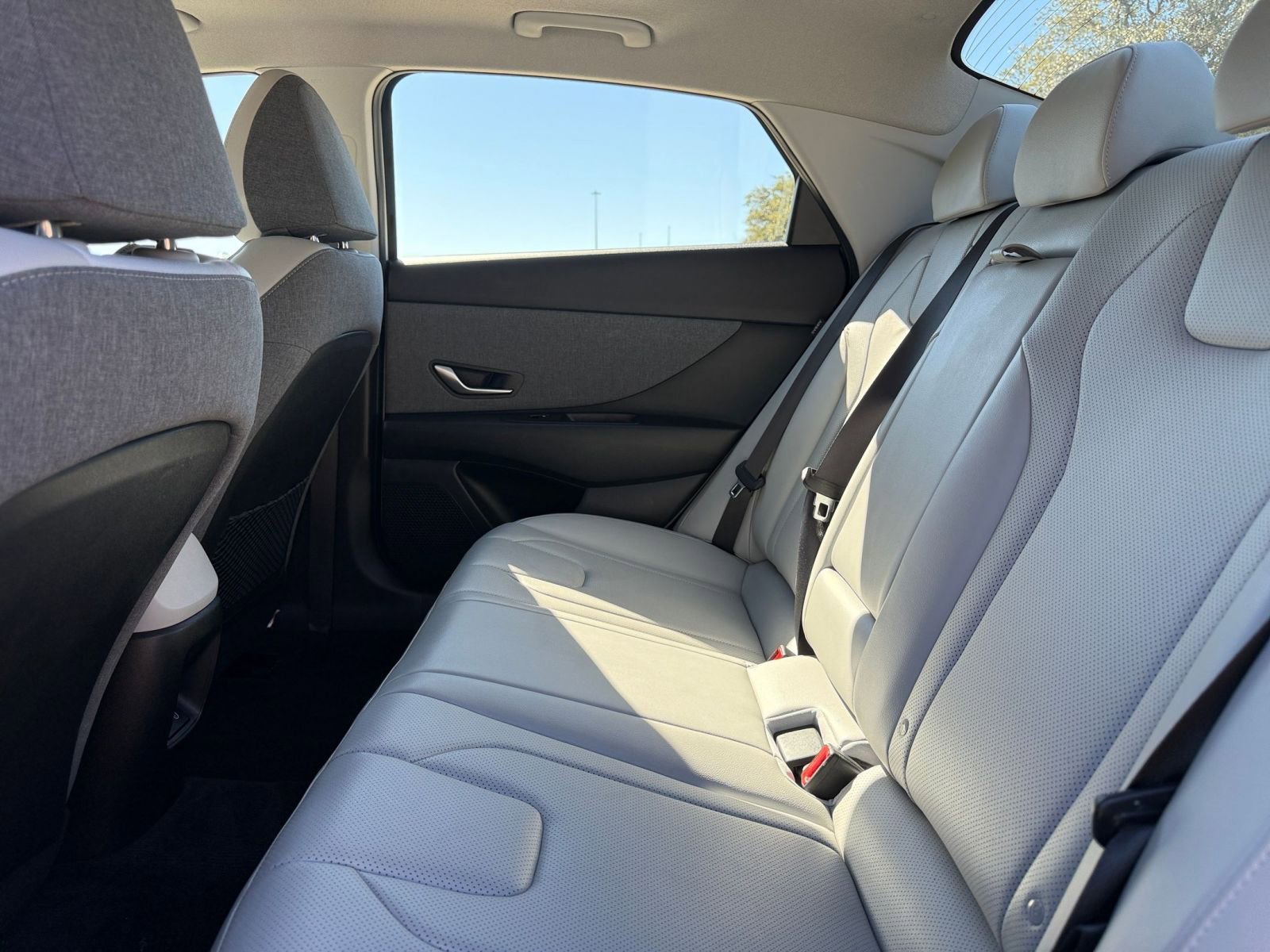 Thumbnail: 2025 Hyundai Elantra - 25