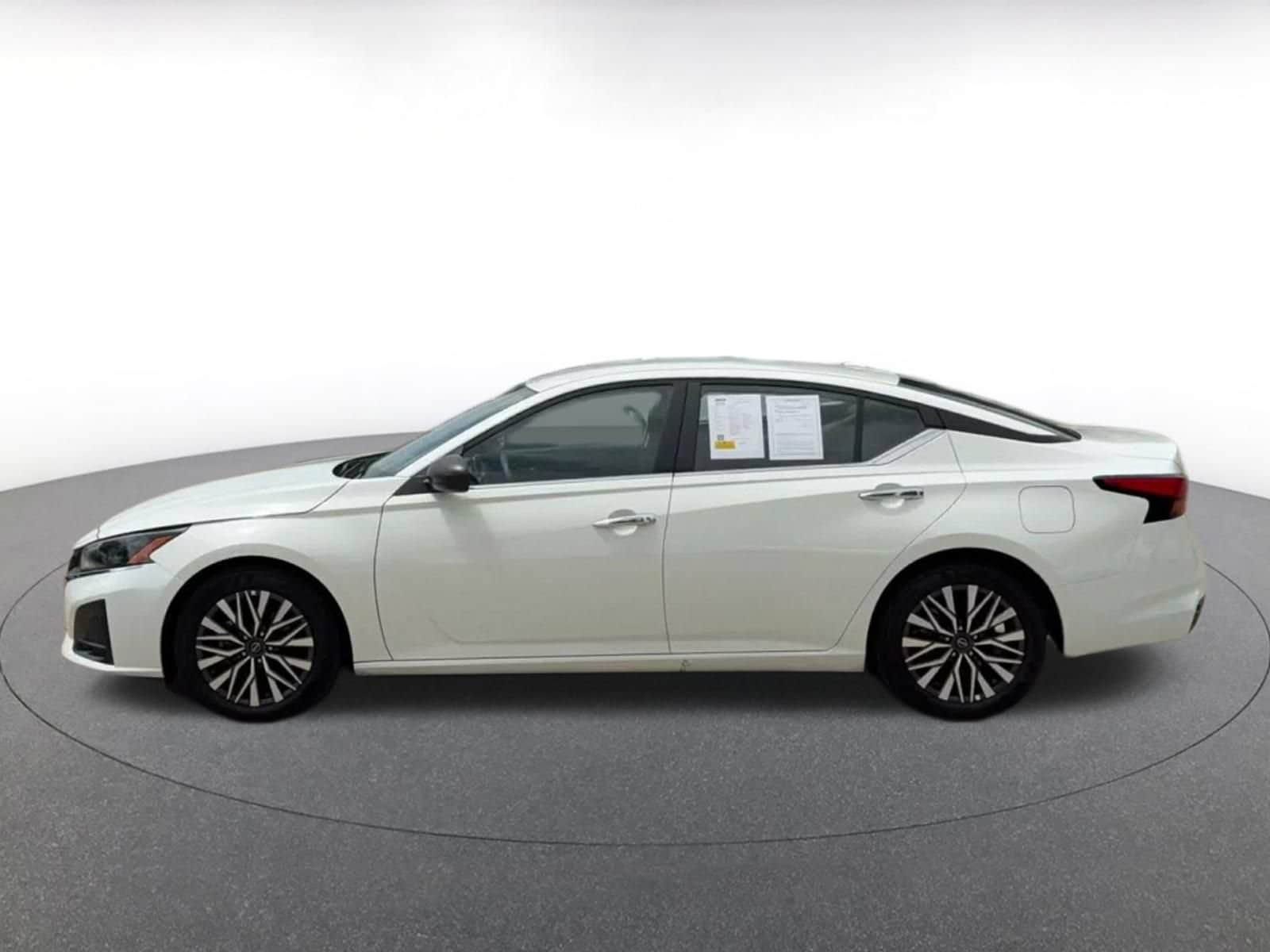 Thumbnail: 2025 Nissan Altima - 8