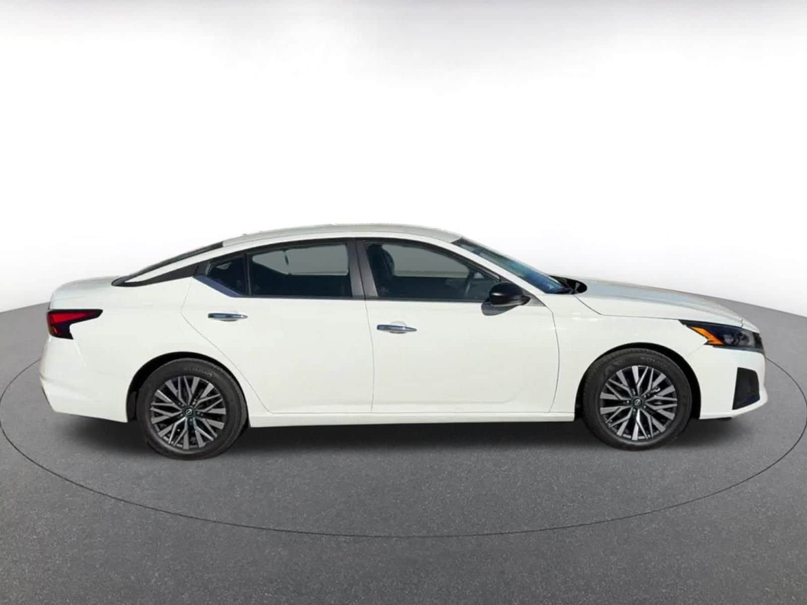 Thumbnail: 2025 Nissan Altima - 16