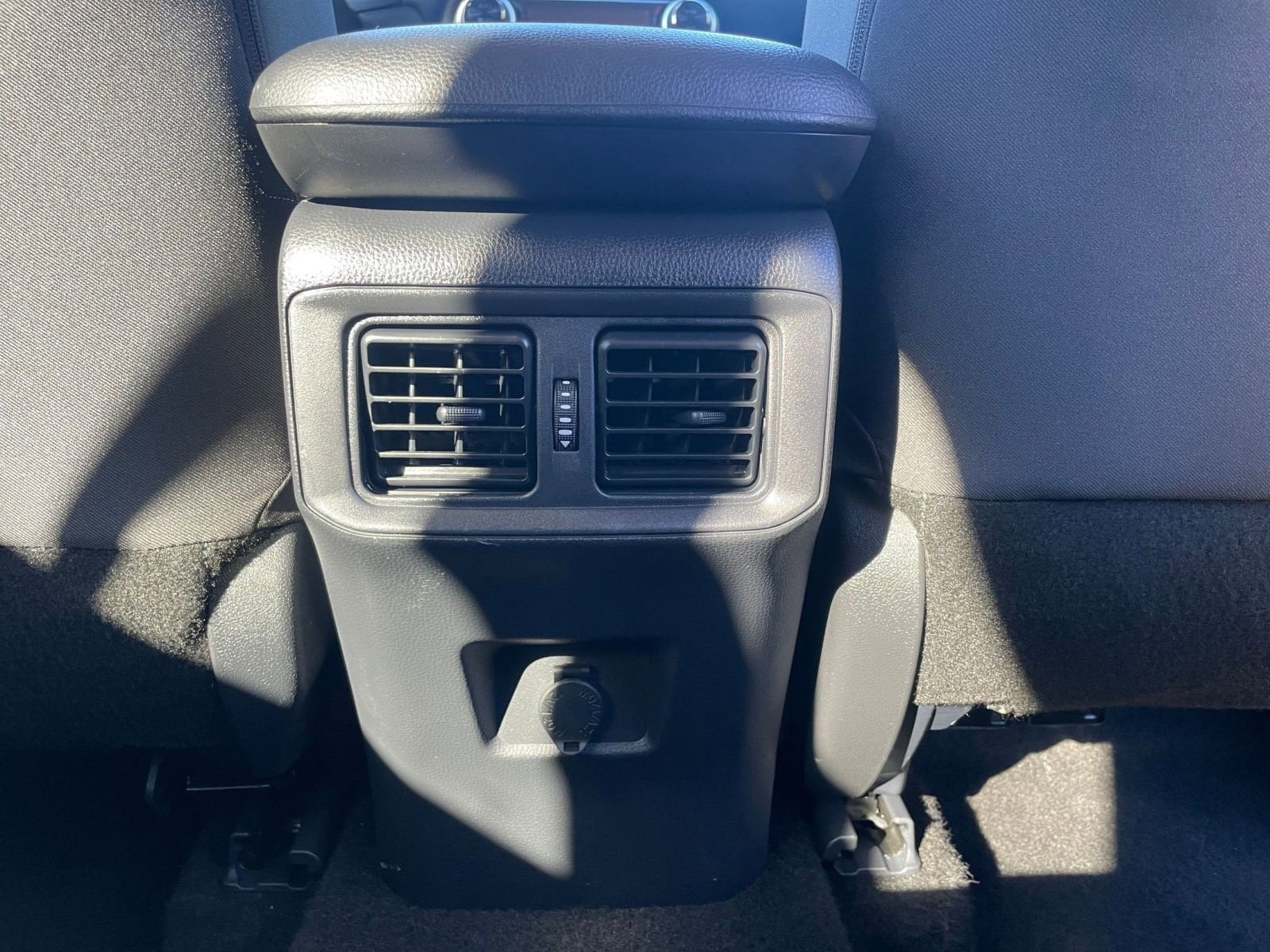 Thumbnail: 2025 Toyota RAV4 - 24