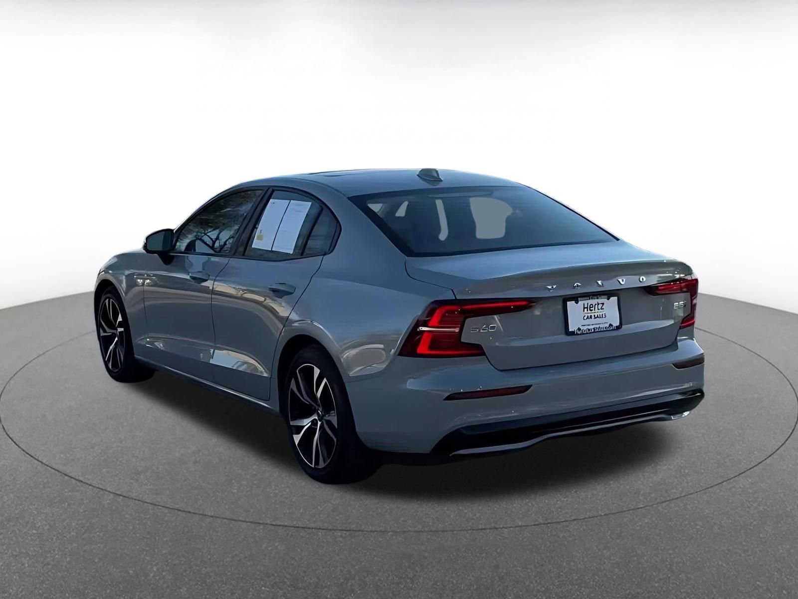 Thumbnail: 2025 Volvo S60 - 11