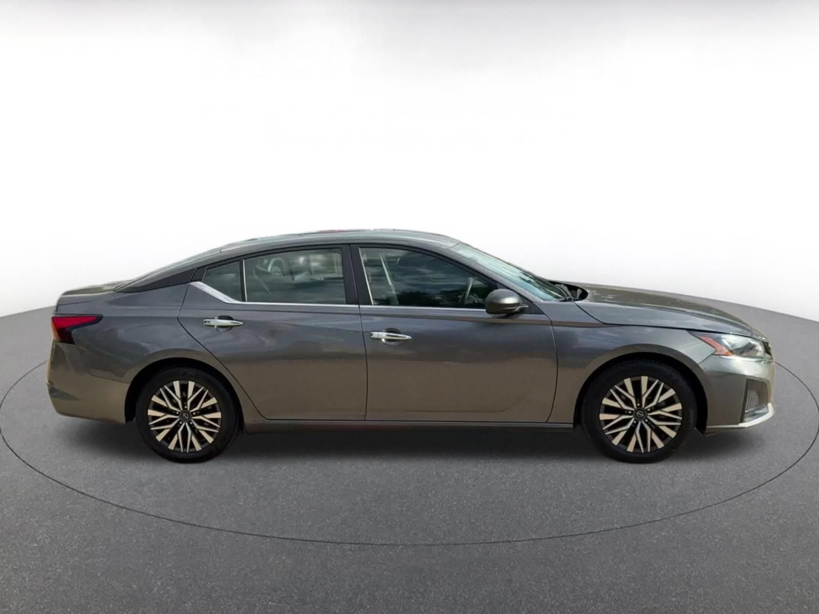 Thumbnail: 2025 Nissan Altima - 15