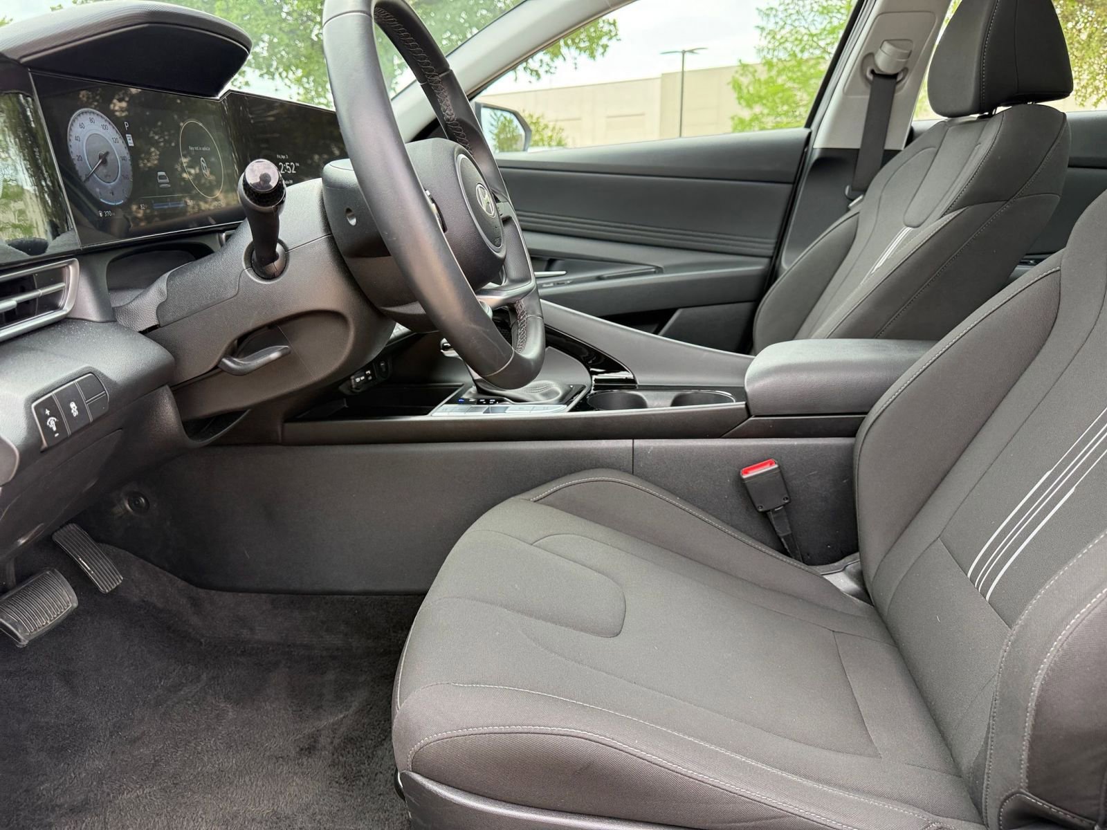 Thumbnail: 2025 Hyundai Elantra - 28