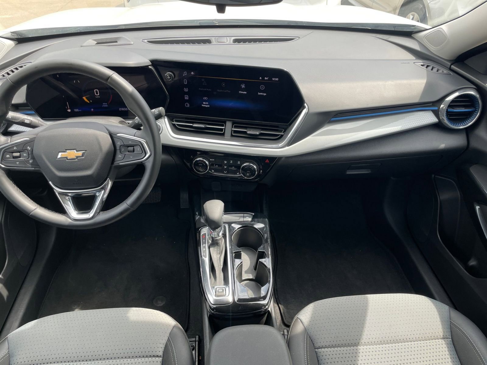 Thumbnail: 2025 Chevrolet Trax - 17