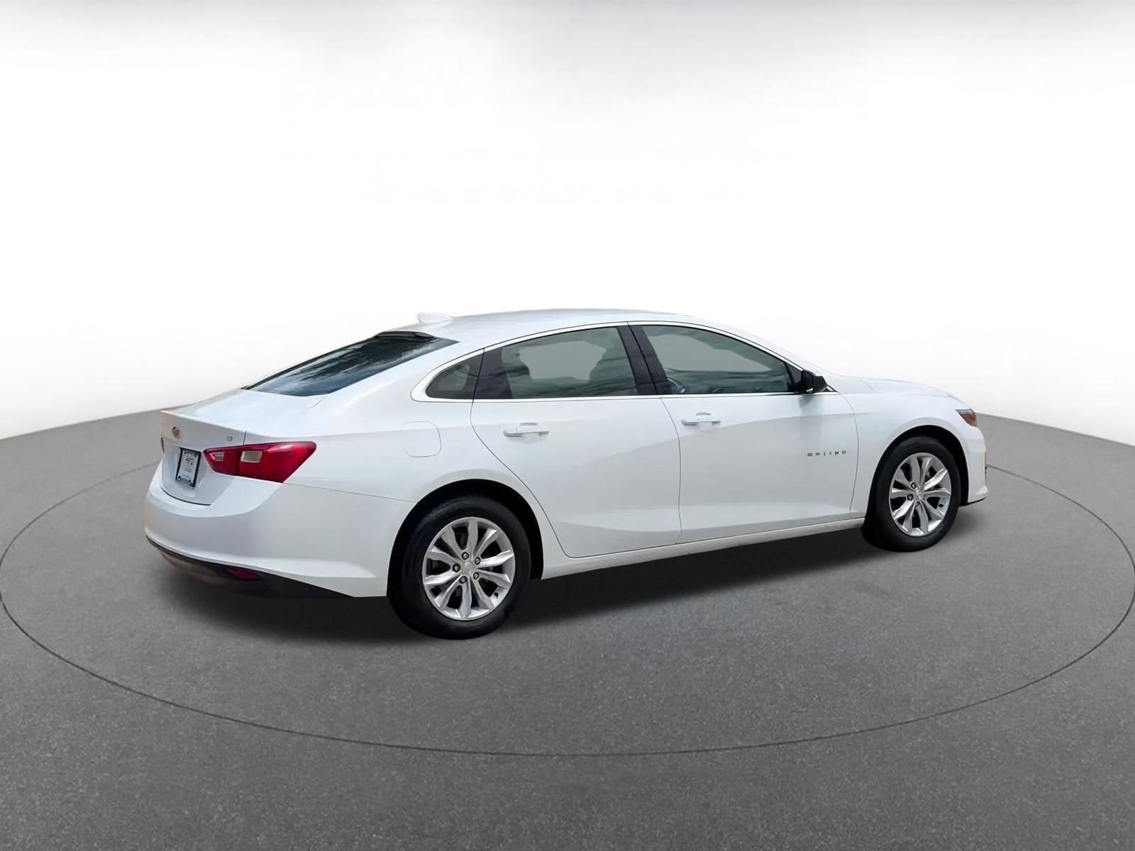 Thumbnail: 2023 Chevrolet Malibu - 14