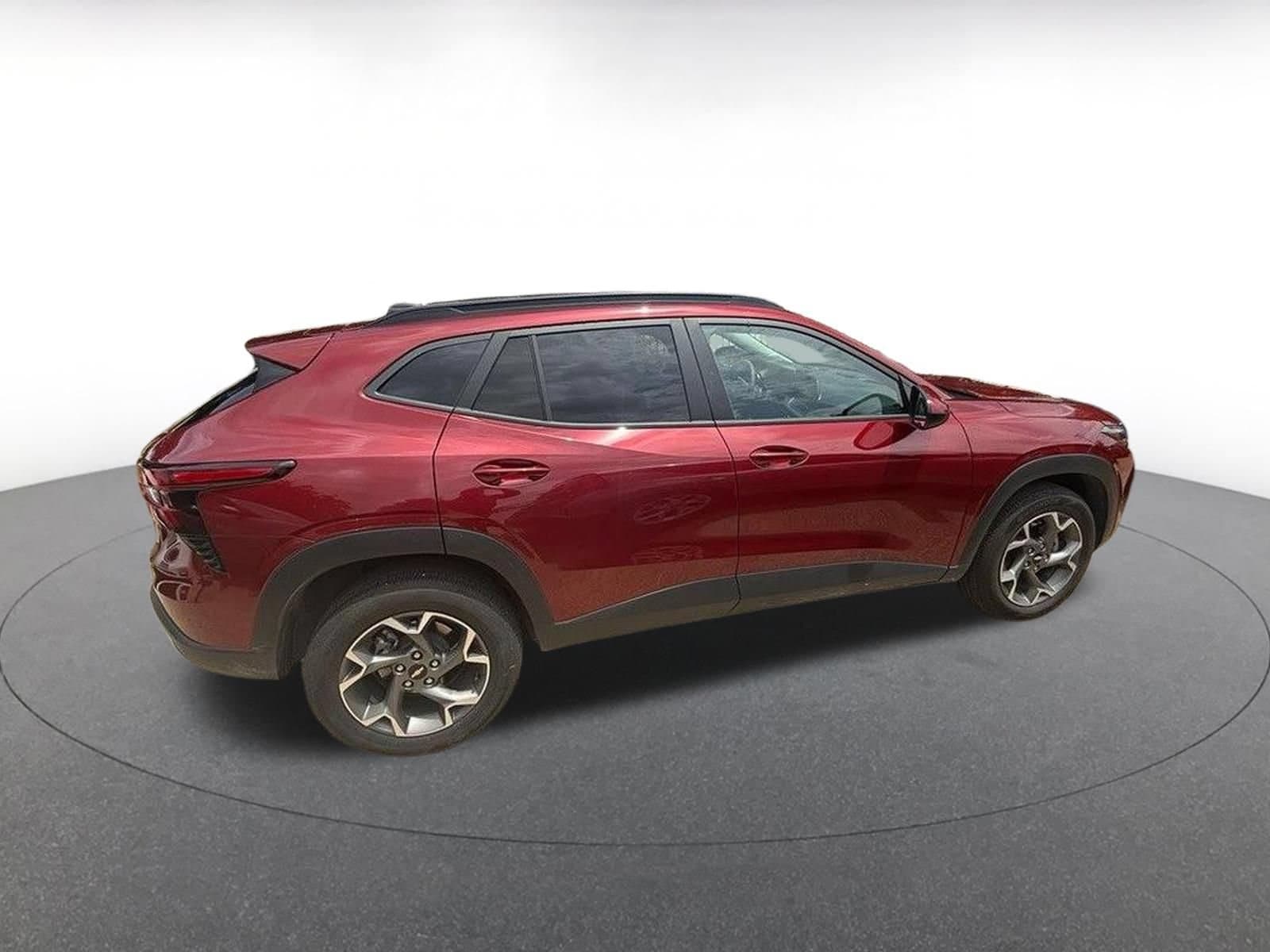 Thumbnail: 2025 Chevrolet Trax - 4