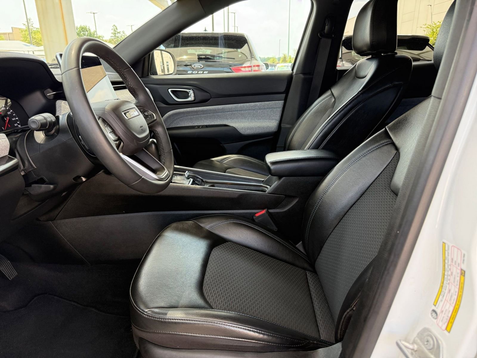 Thumbnail: 2023 Jeep Compass - 27