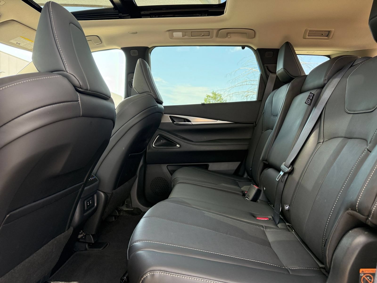 Thumbnail: 2026 INFINITI QX60 - 28