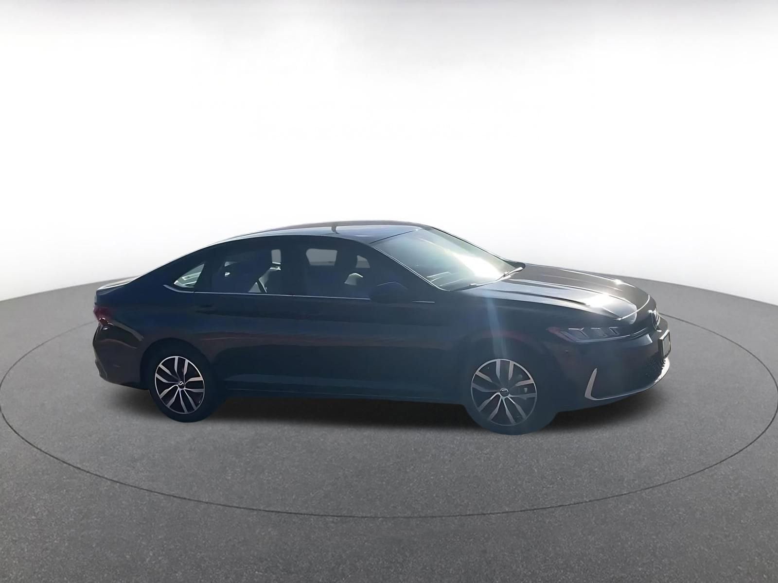 Thumbnail: 2025 Volkswagen Jetta - 1