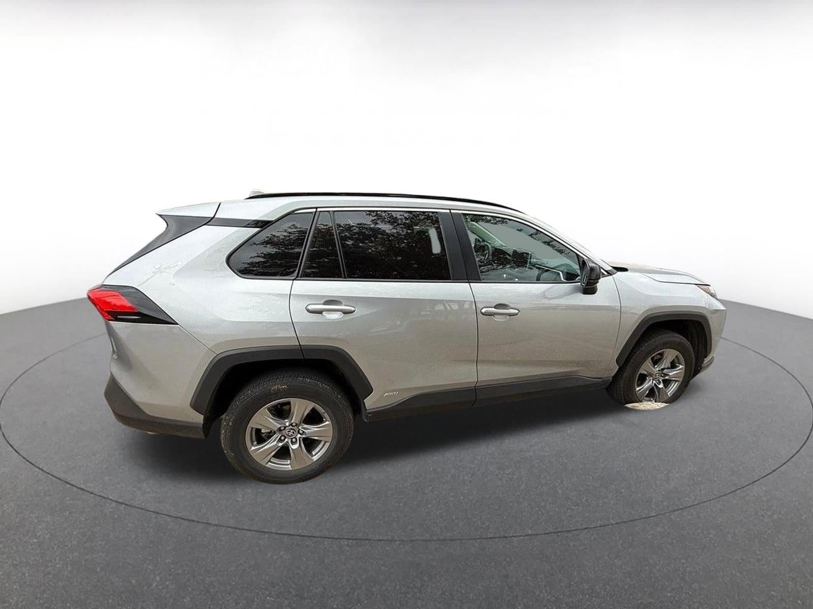 Thumbnail: 2025 Toyota RAV4 - 4