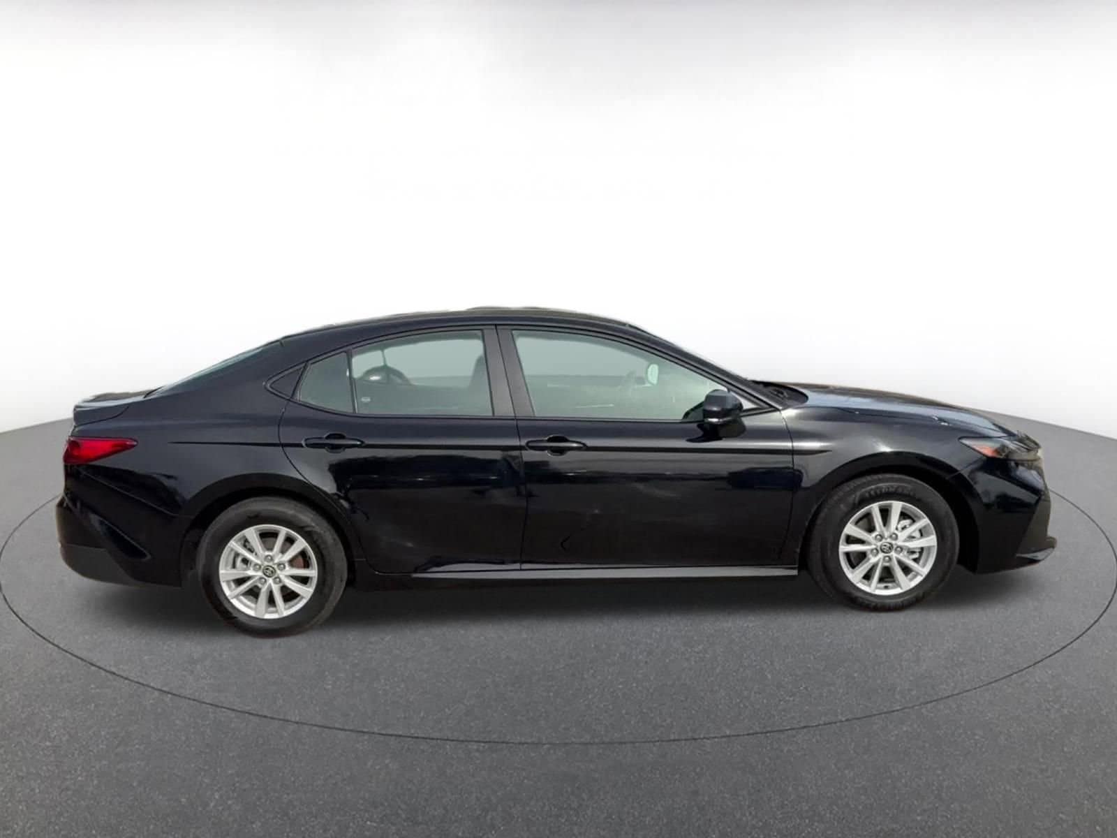 Thumbnail: 2025 Toyota Camry - 17