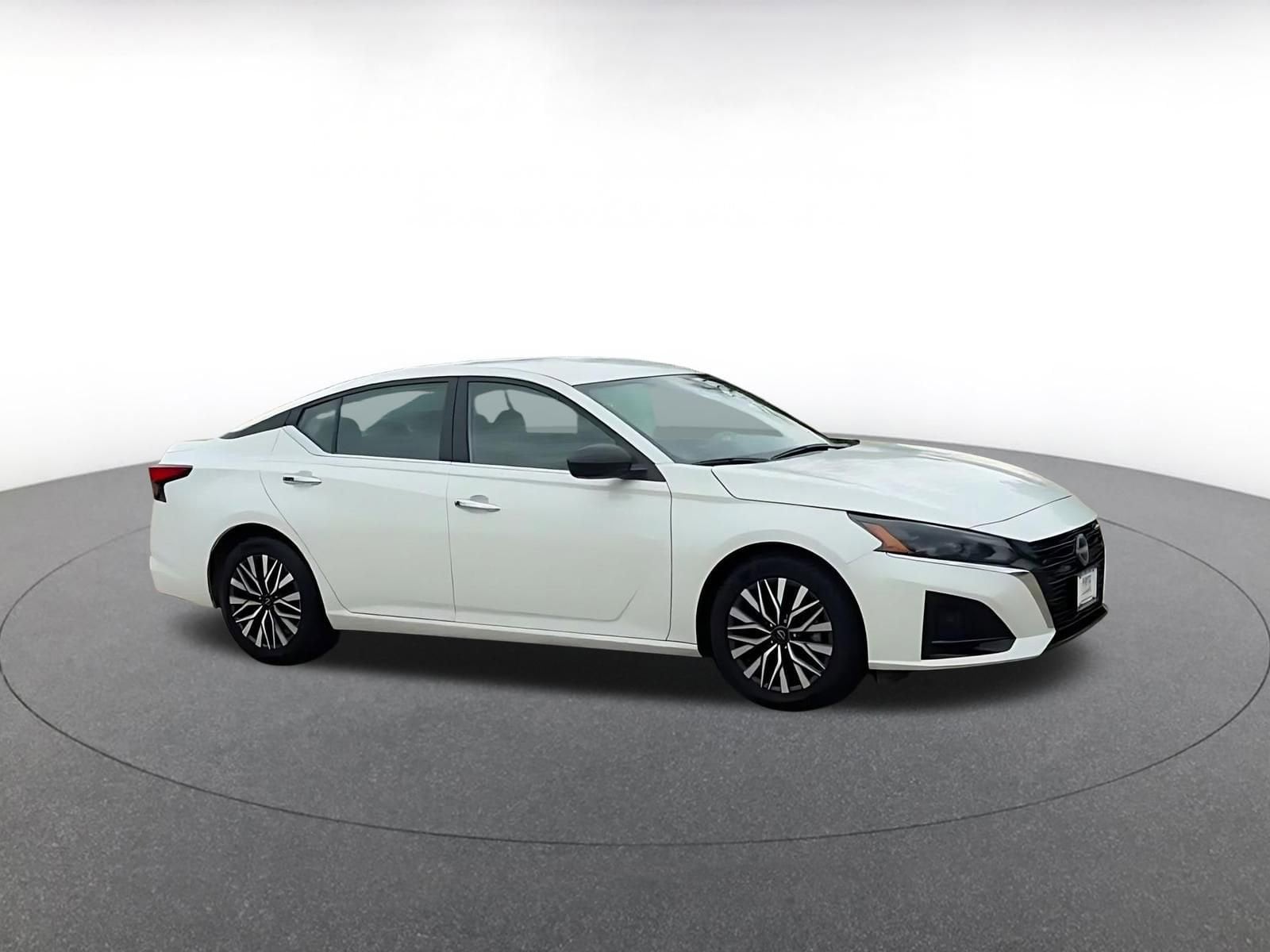 Thumbnail: 2025 Nissan Altima - 2