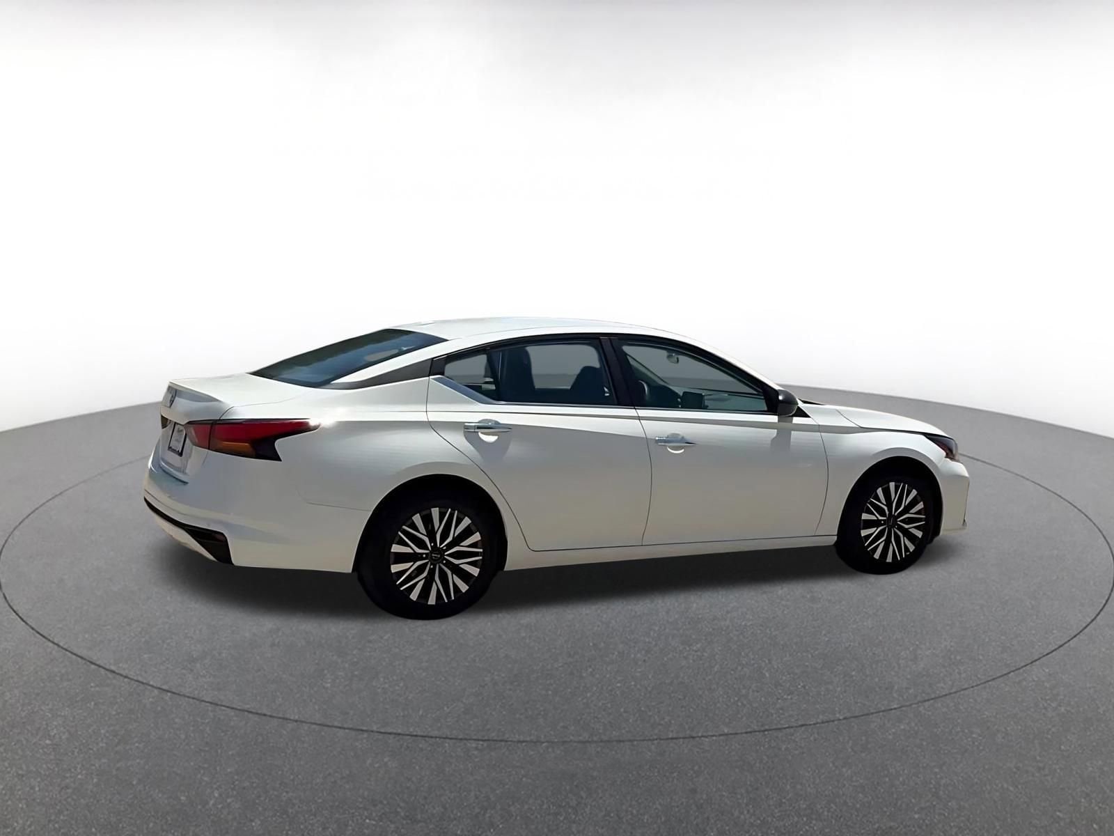 Thumbnail: 2025 Nissan Altima - 15