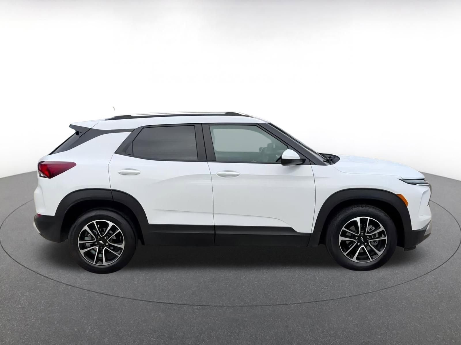 Thumbnail: 2025 Chevrolet TrailBlazer - 16