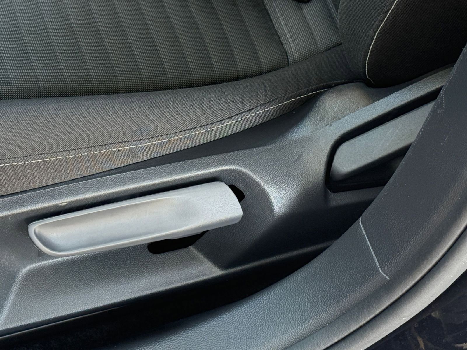 2024 Volkswagen Jetta S 23