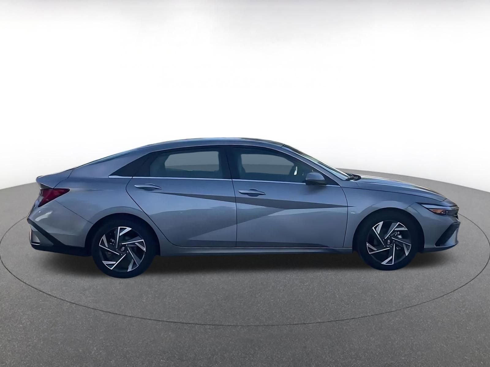 Thumbnail: 2025 Hyundai Elantra - 16