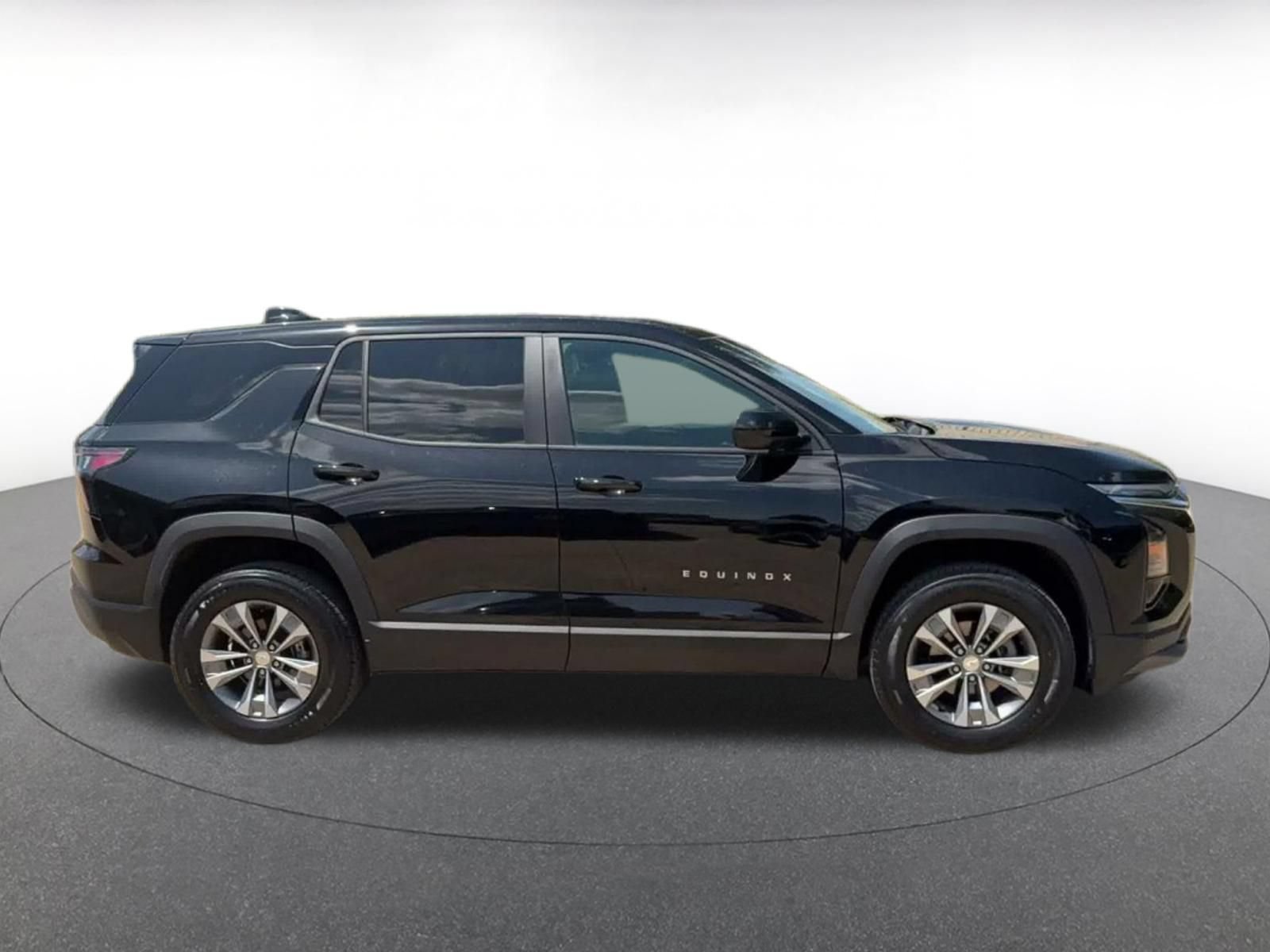 Thumbnail: 2025 Chevrolet Equinox - 16