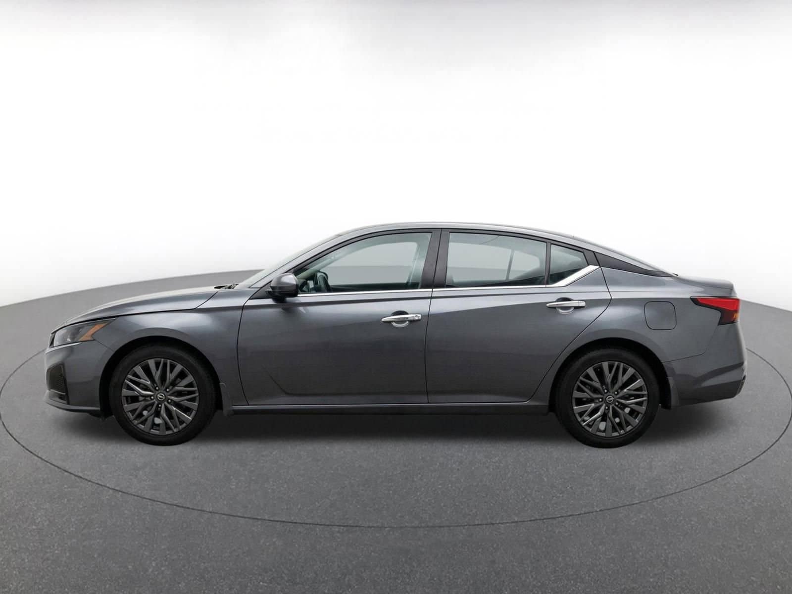 Thumbnail: 2025 Nissan Altima - 4