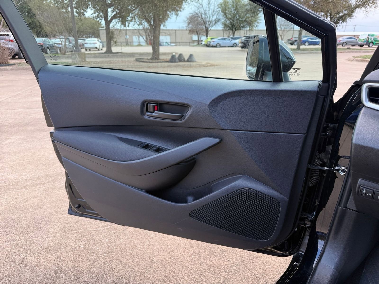 Thumbnail: 2025 Toyota Corolla - 18