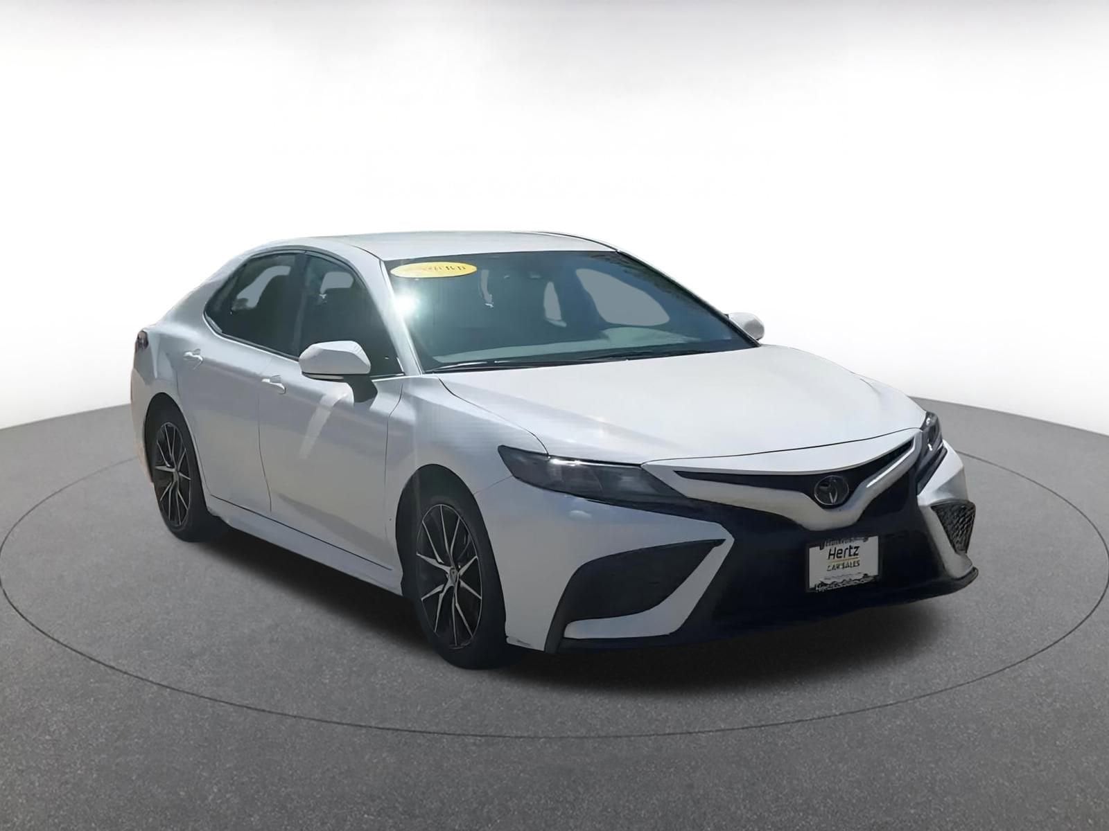2022 Toyota Camry SE 3