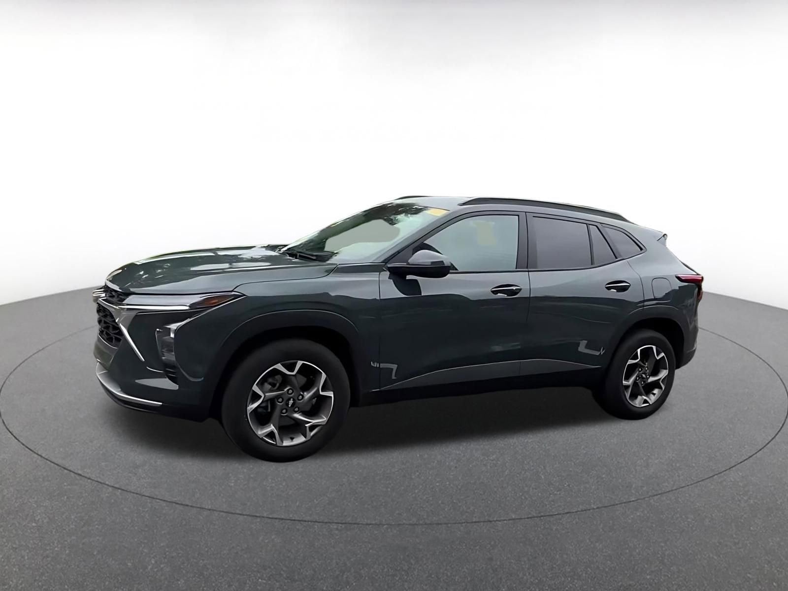 Thumbnail: 2025 Chevrolet Trax - 8