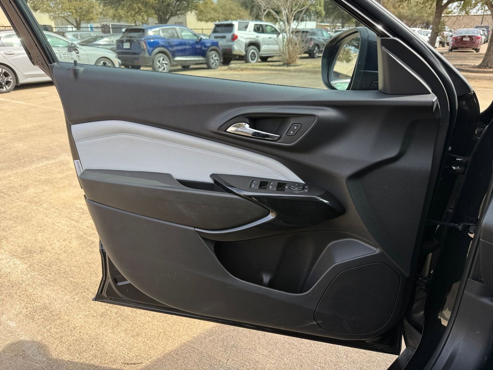 Thumbnail: 2025 Chevrolet Trax - 18