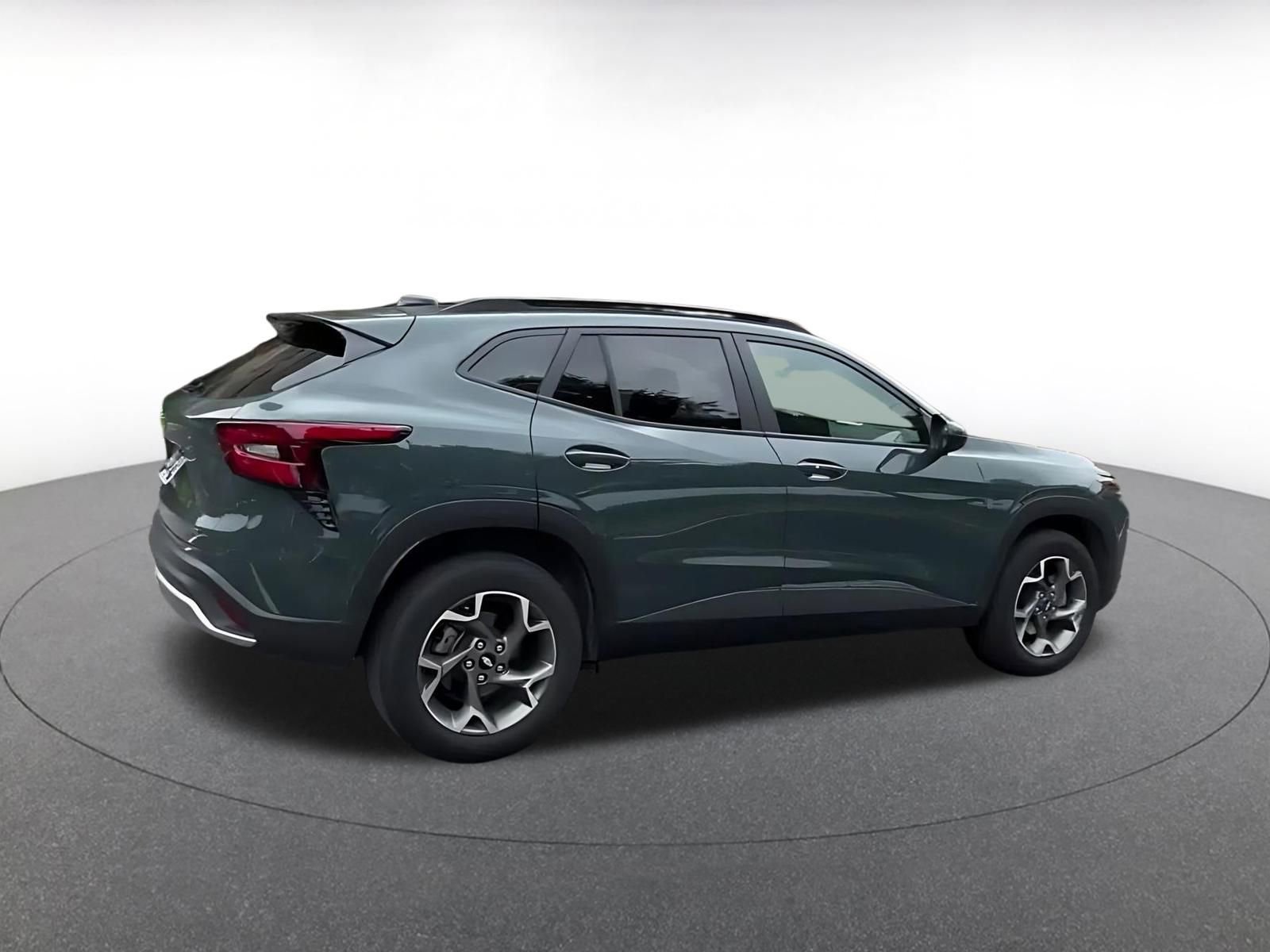 Thumbnail: 2025 Chevrolet Trax - 14