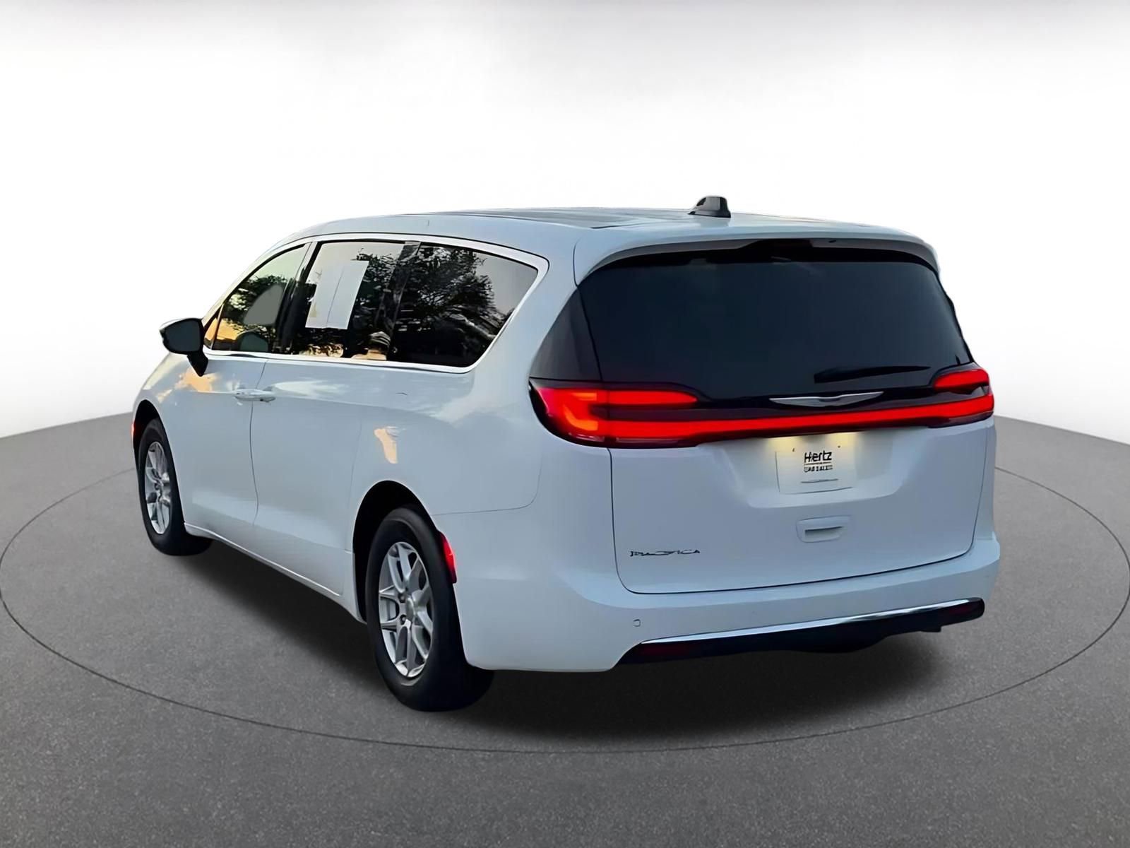 Thumbnail: 2025 Chrysler Pacifica - 11