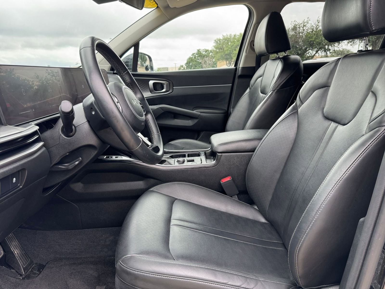 2024 Kia Sorento S 27