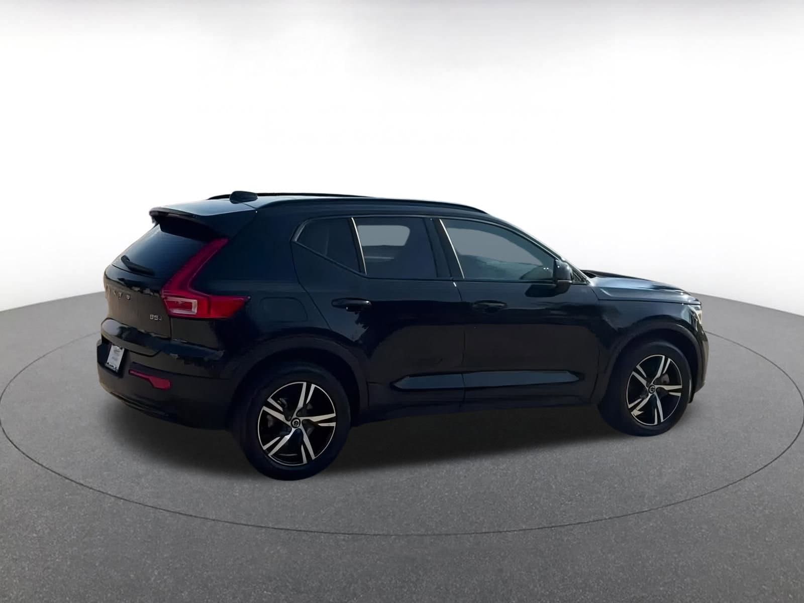 Thumbnail: 2024 Volvo XC40 - 15