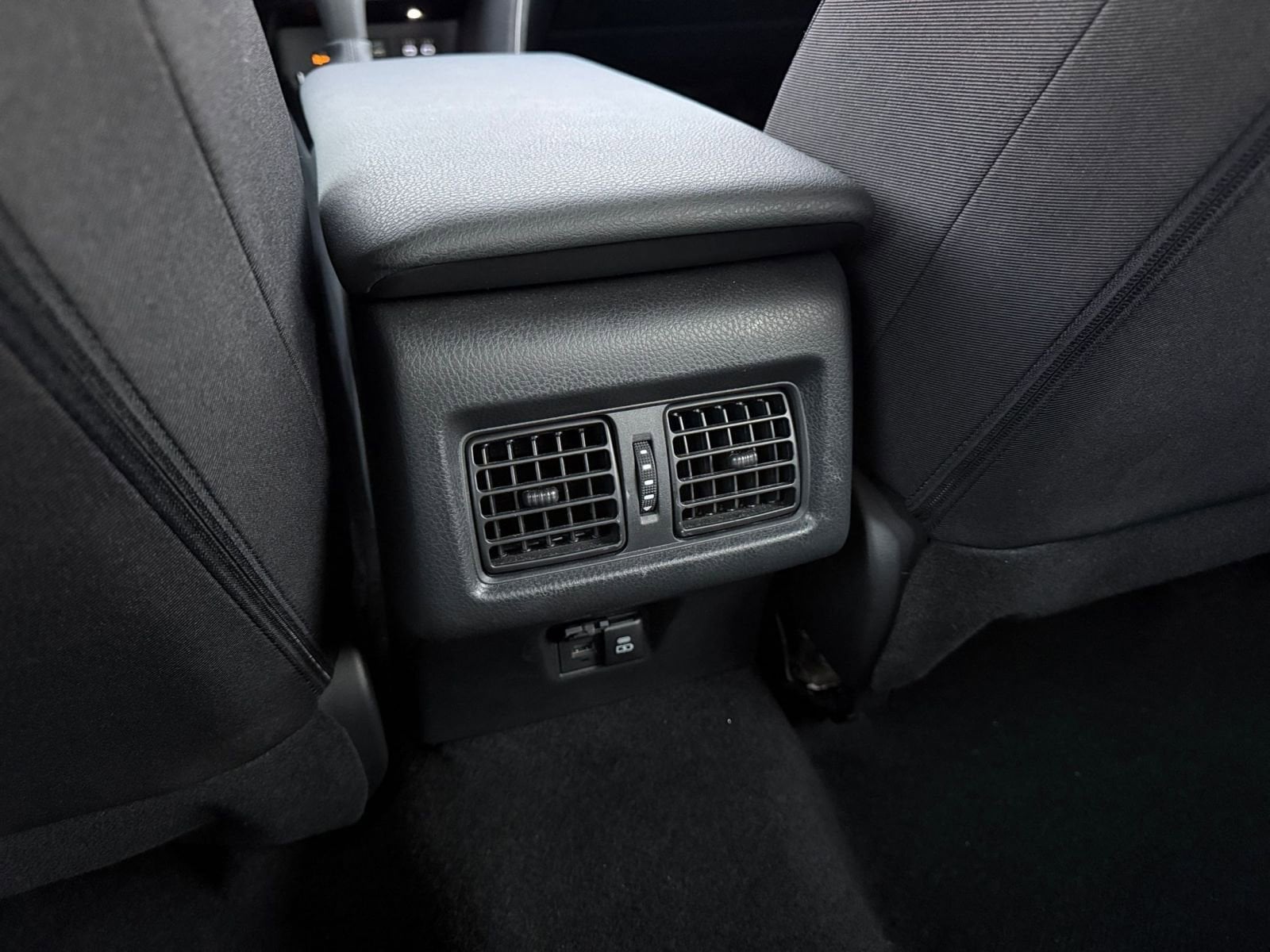 Thumbnail: 2025 Toyota Camry - 24