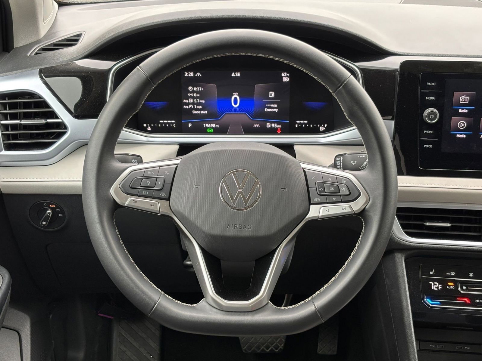 Thumbnail: 2025 Volkswagen Taos - 28