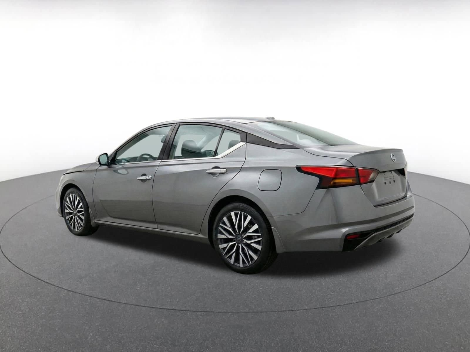 Thumbnail: 2025 Nissan Altima - 7