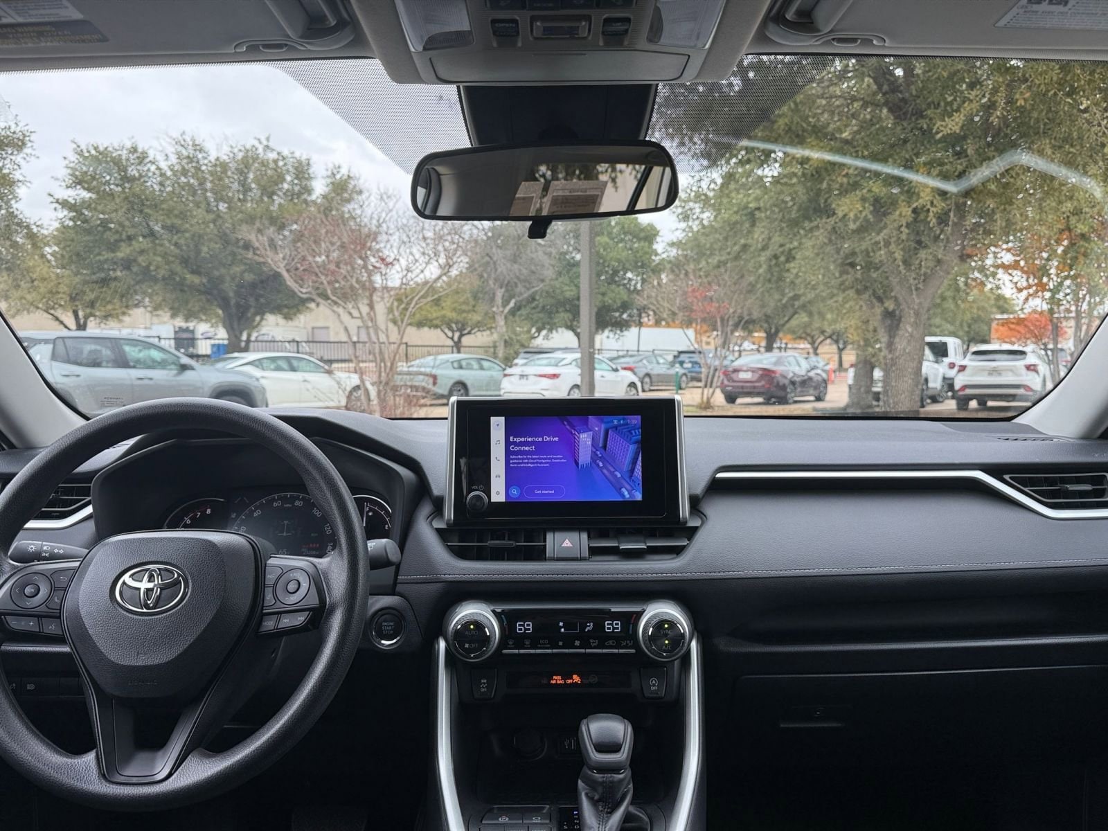 Thumbnail: 2025 Toyota RAV4 - 34