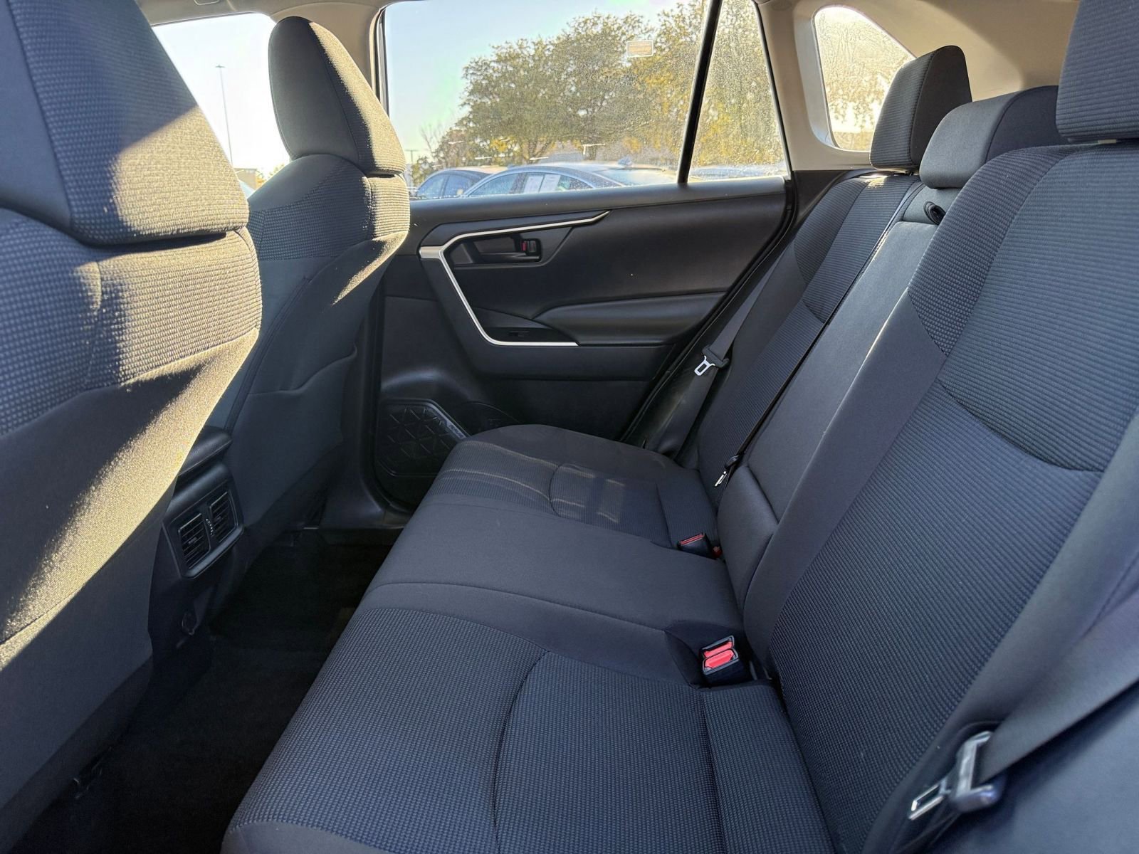 Thumbnail: 2025 Toyota RAV4 - 25