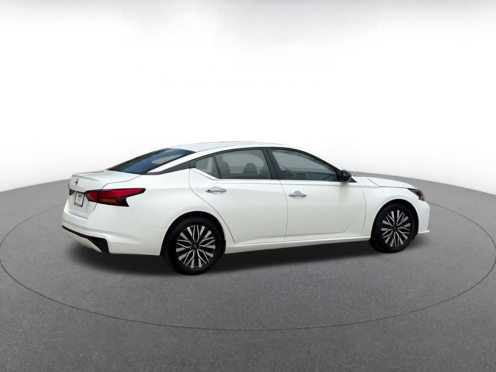 Thumbnail: 2025 Nissan Altima - 15