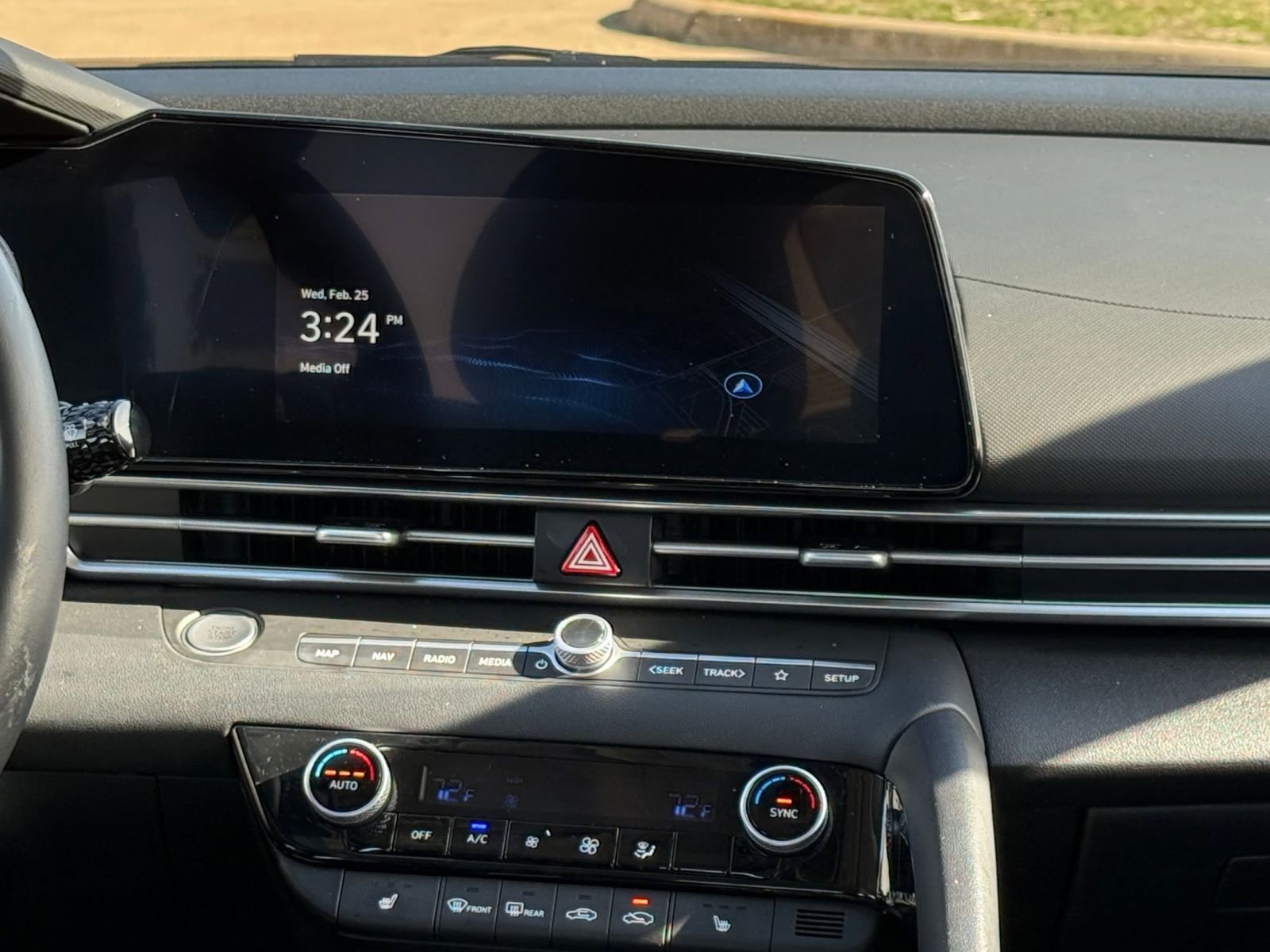 Thumbnail: 2025 Hyundai Elantra - 17