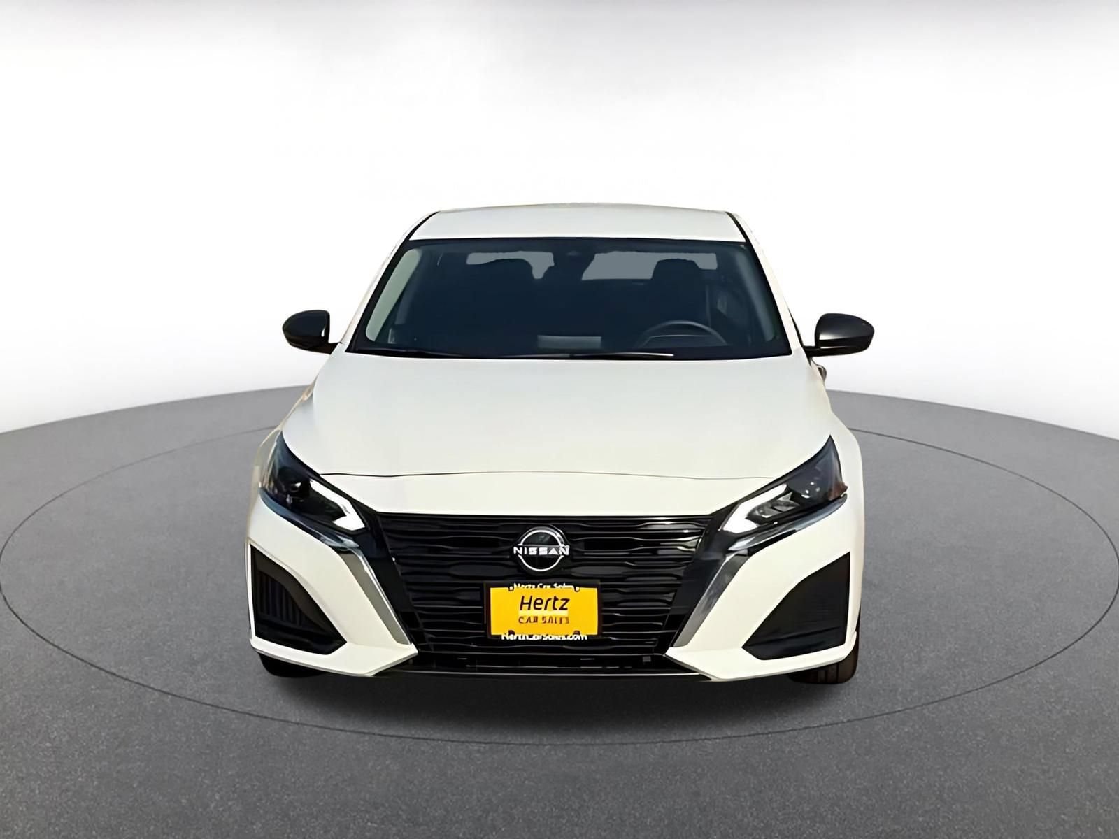 Thumbnail: 2025 Nissan Altima - 4