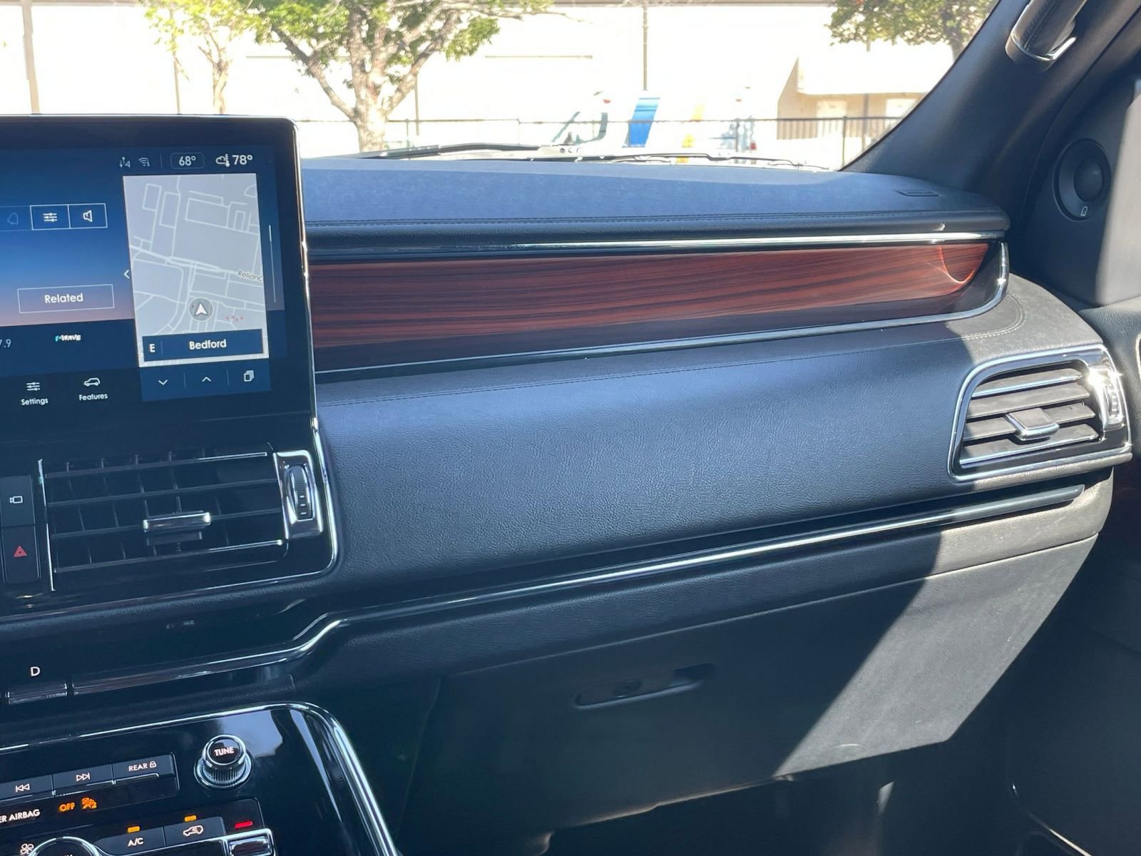 Thumbnail: 2024 Lincoln Navigator - 35