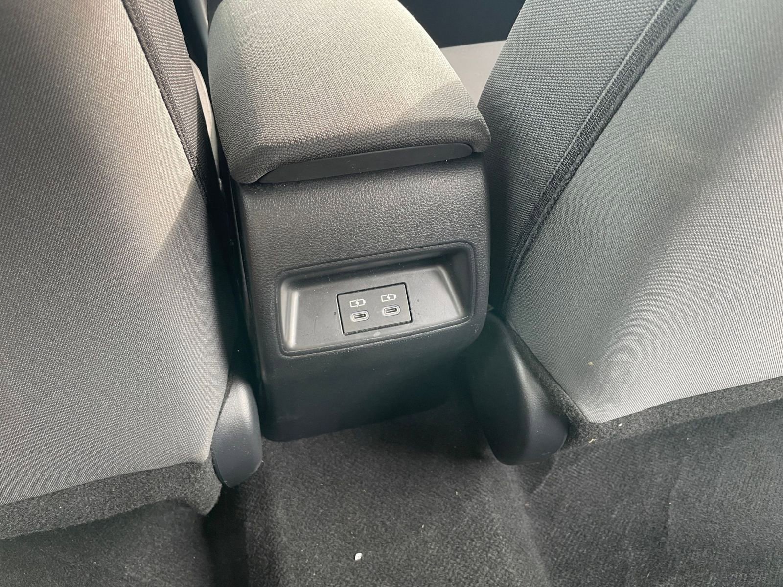 Thumbnail: 2025 Toyota Corolla - 25