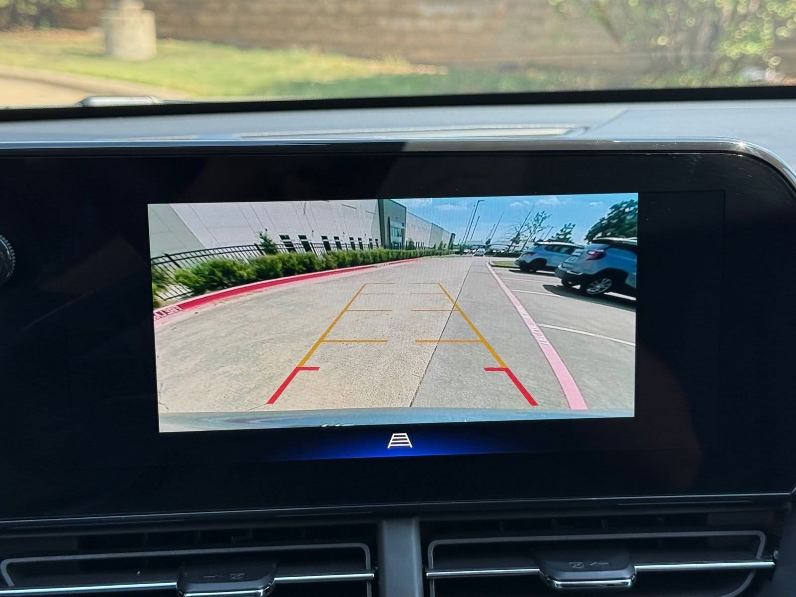 Thumbnail: 2025 Chevrolet Trax - 17