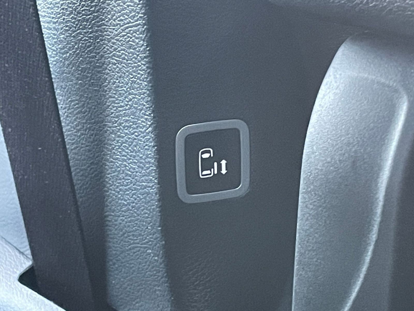 Thumbnail: 2025 Chrysler Pacifica - 27