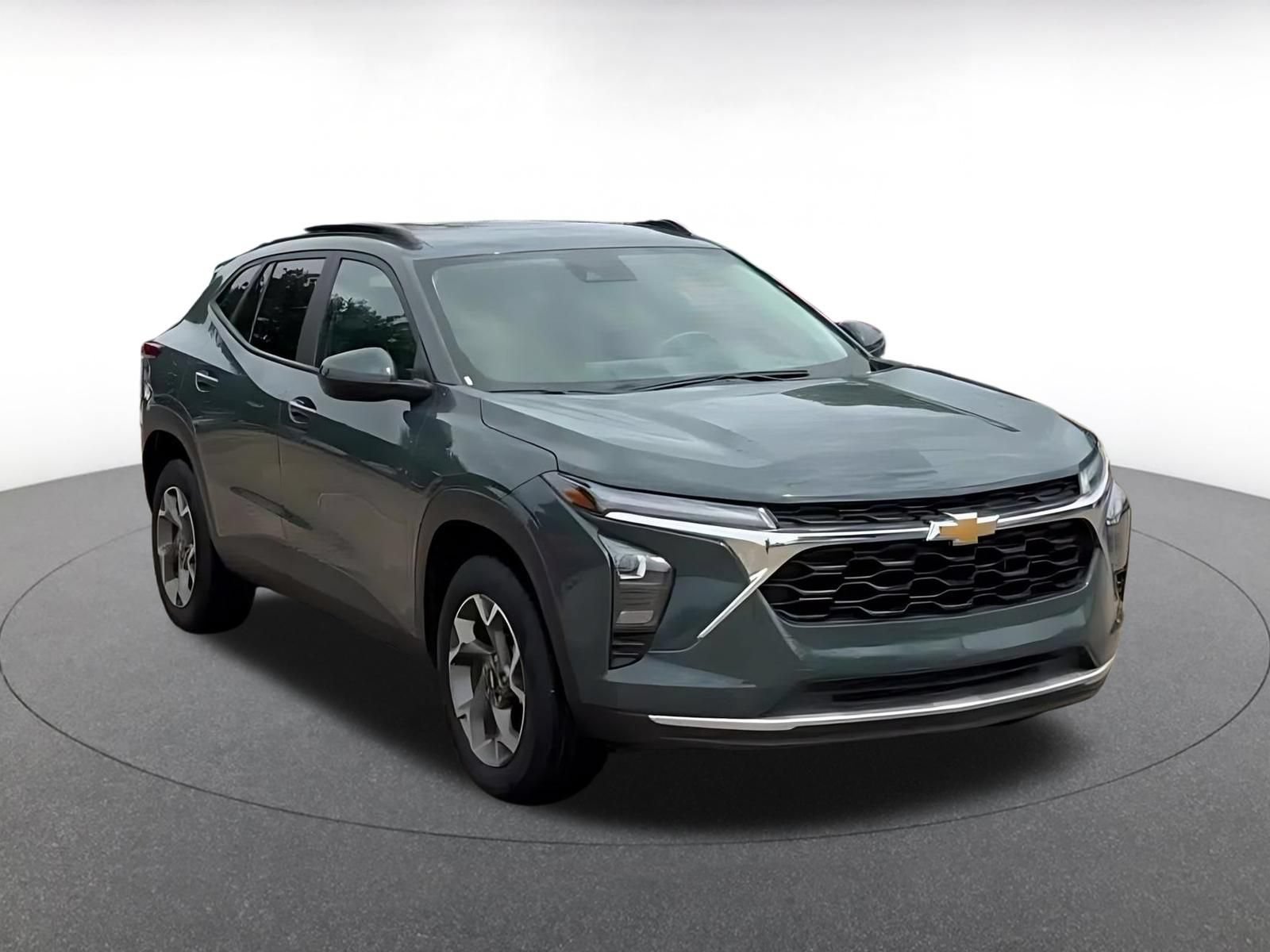 Thumbnail: 2025 Chevrolet Trax - 3