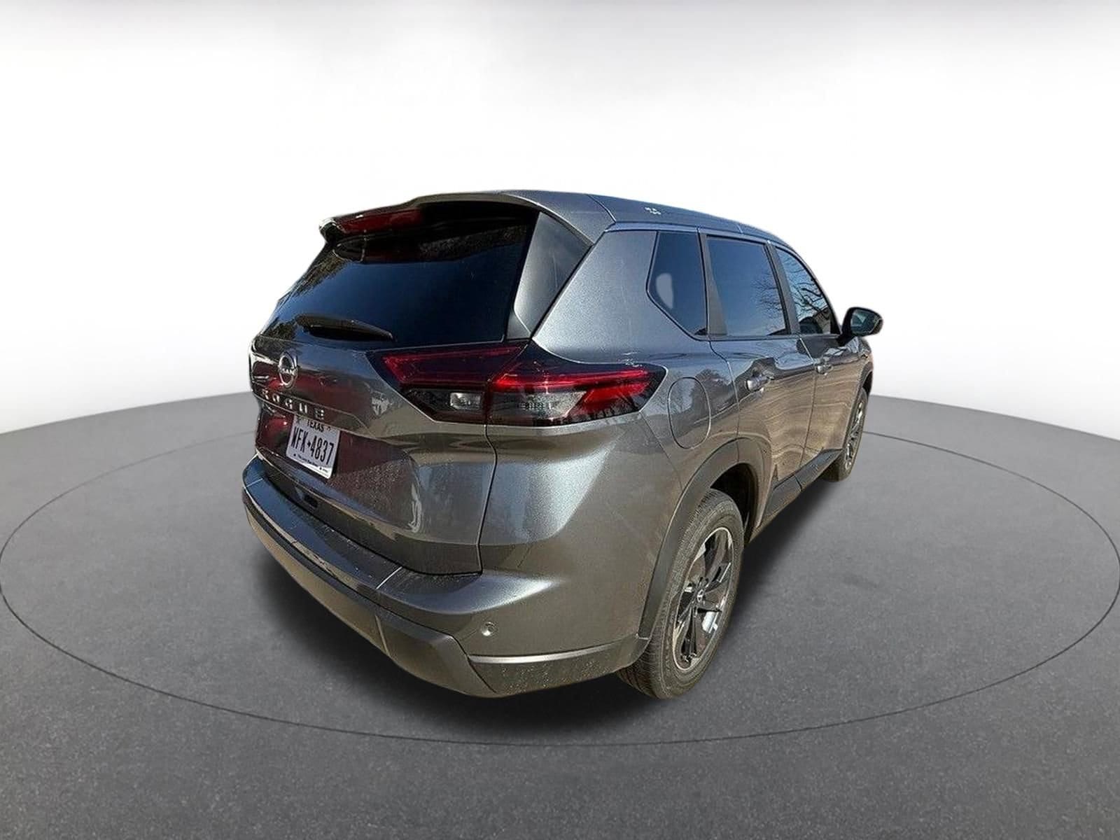 Thumbnail: 2025 Nissan Rogue - 4