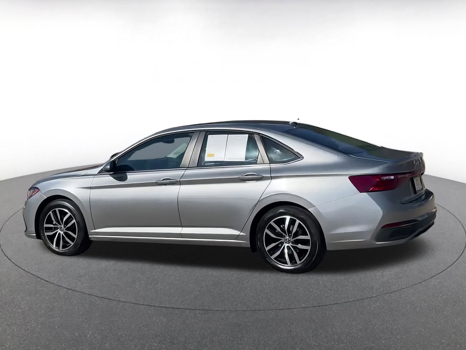 Thumbnail: 2025 Volkswagen Jetta - 10