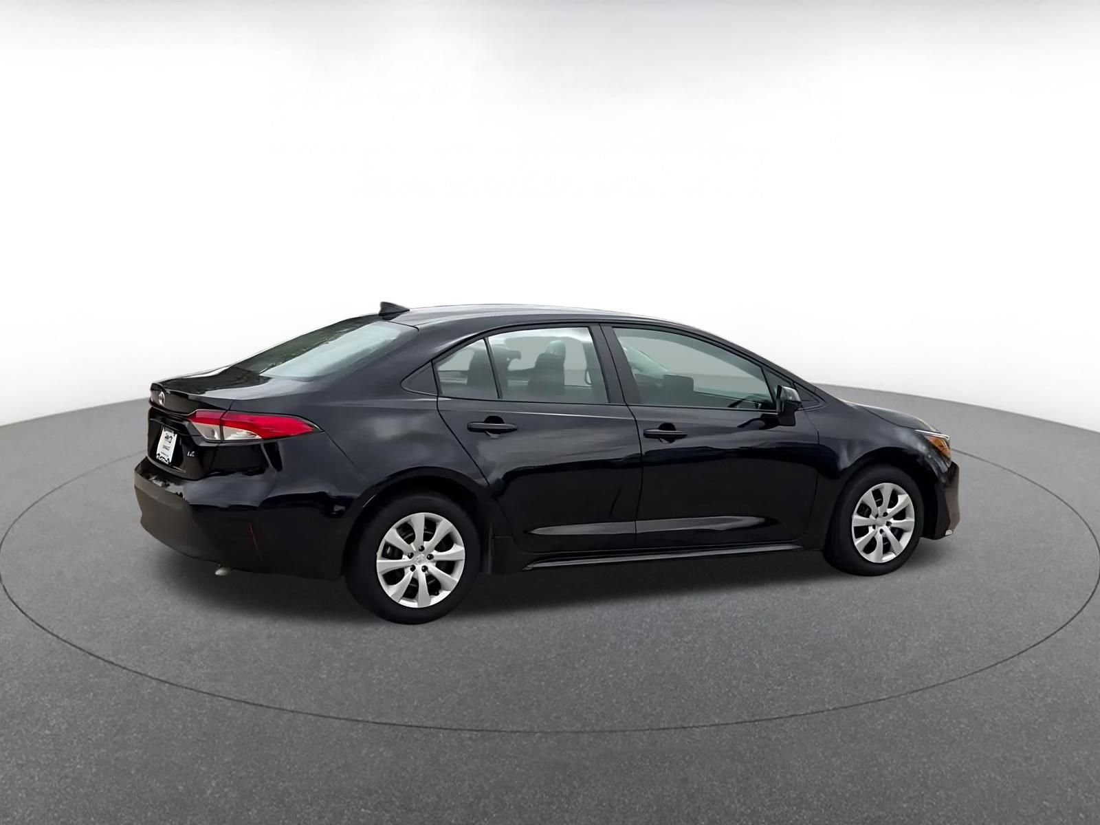 Thumbnail: 2025 Toyota Corolla - 12