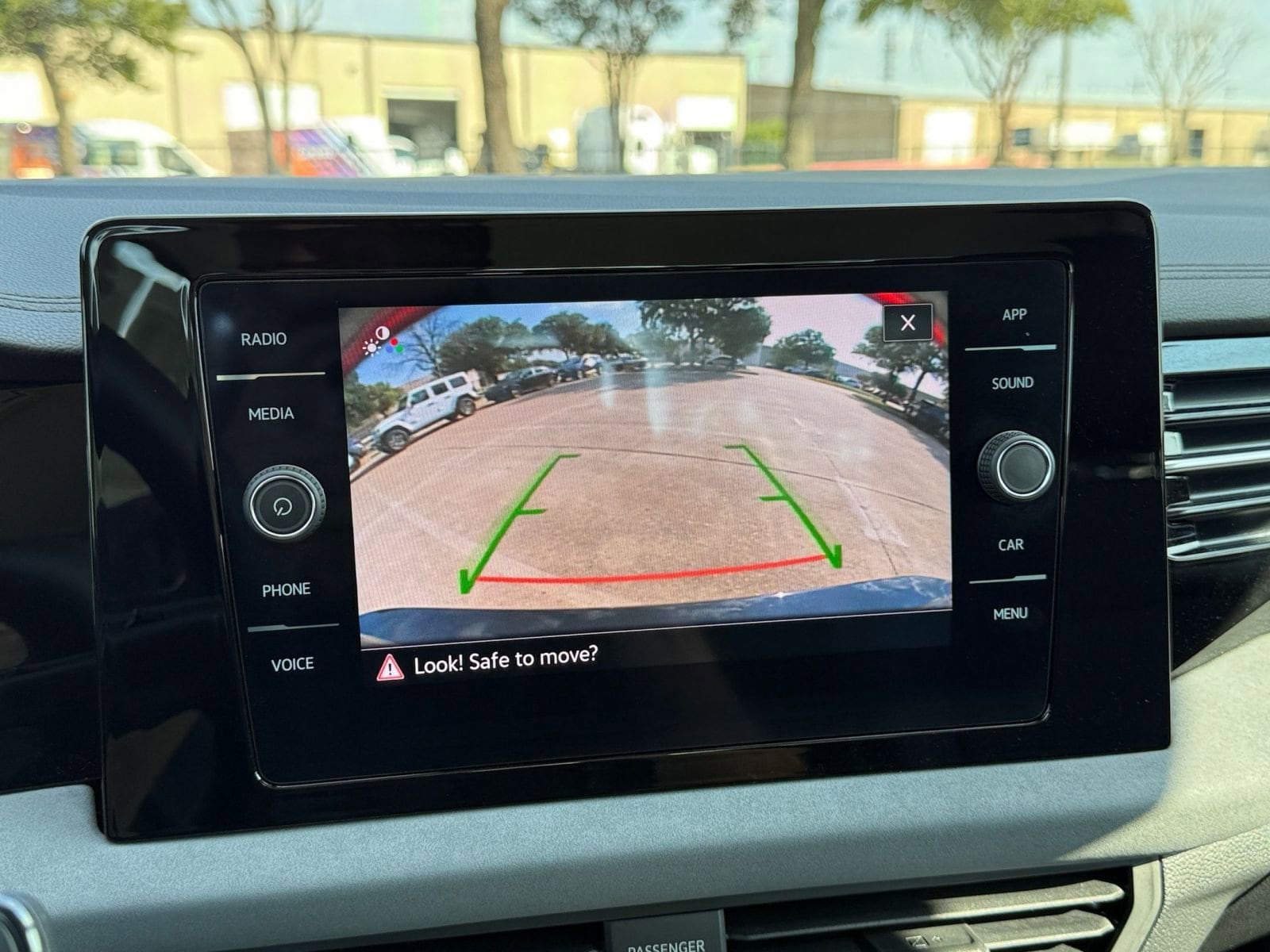 Thumbnail: 2025 Volkswagen Jetta - 17