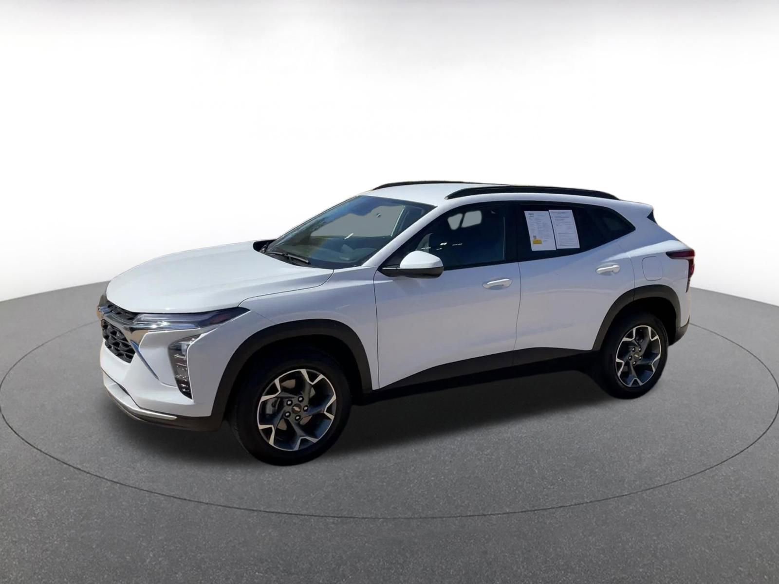 Thumbnail: 2025 Chevrolet Trax - 8